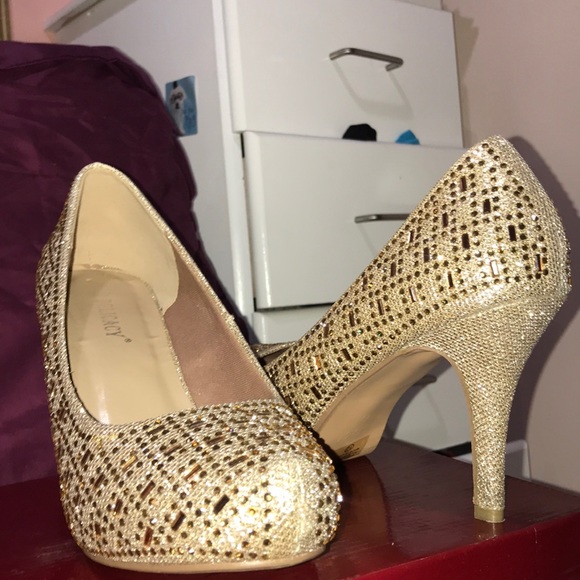 Champagne color high heels - Picture 3 of 6